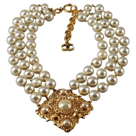 vintage chanel pearl necklace